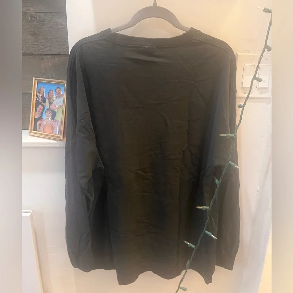 black long sleeve Nike top